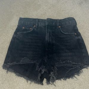 Black Jean shorts — Zara